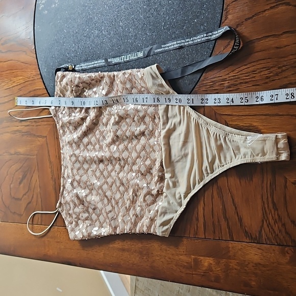 PrettyLittleThing Rose Gold Sequin Bodysuit Size 4 - Picture 13 of 16
